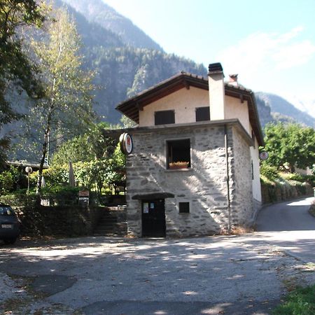Bed and Breakfast Grotto Pergola Giornico Exterior foto