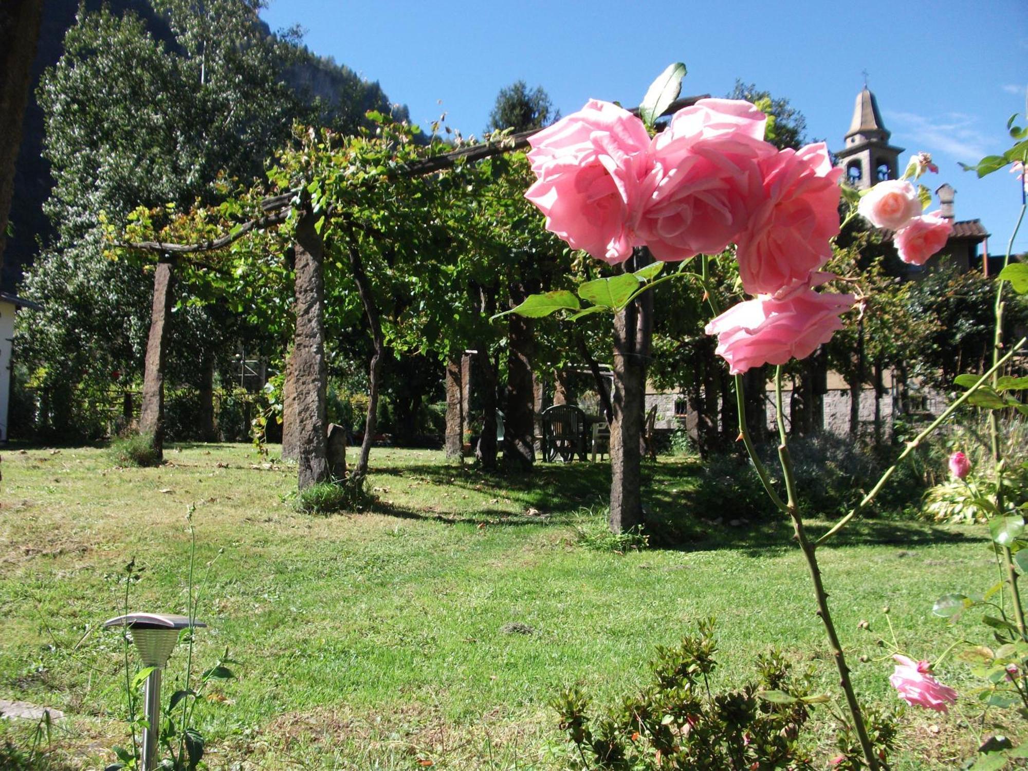 Bed and Breakfast Grotto Pergola Giornico Exterior foto